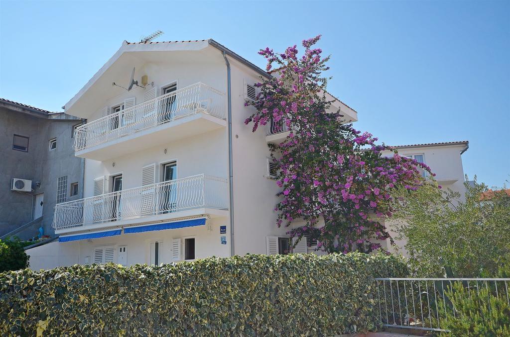 Apartments Sime Vodice Buitenkant foto