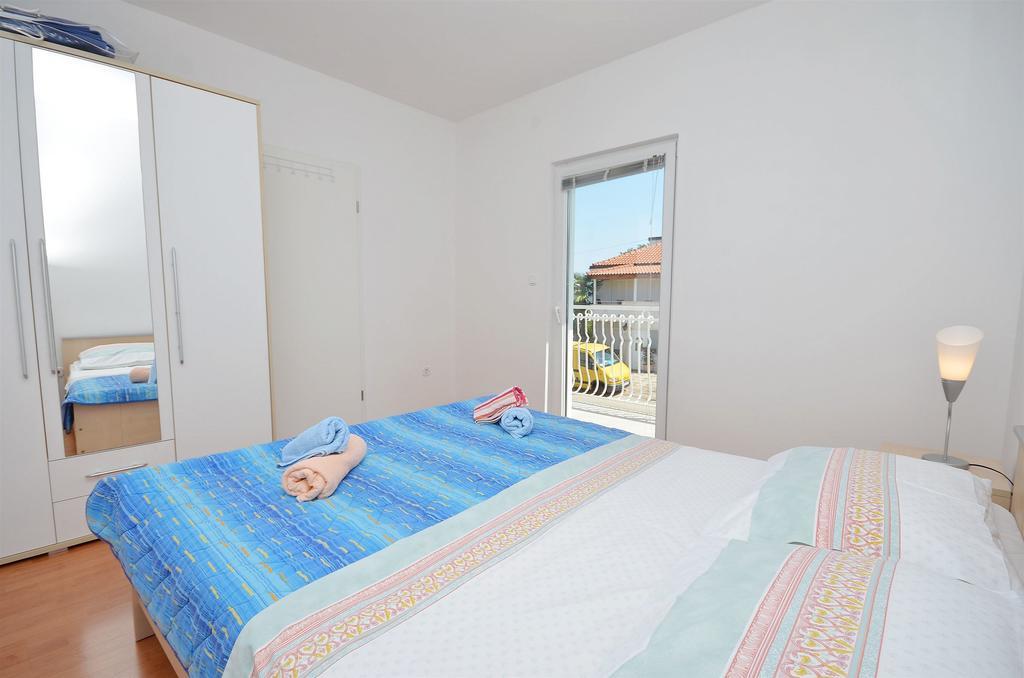 Apartments Sime Vodice Buitenkant foto