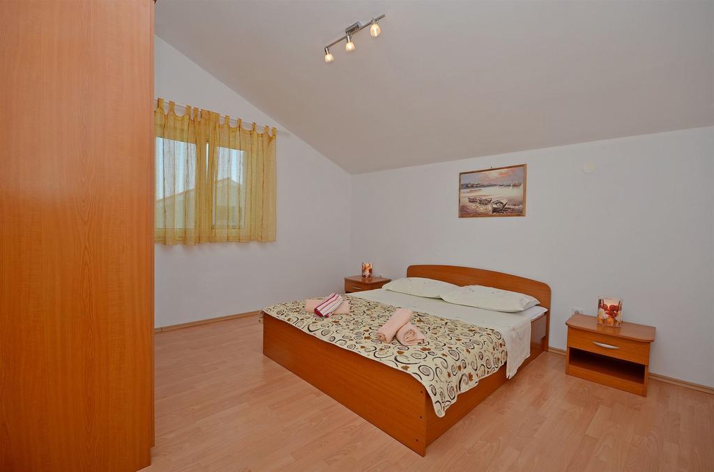 Apartments Sime Vodice Buitenkant foto