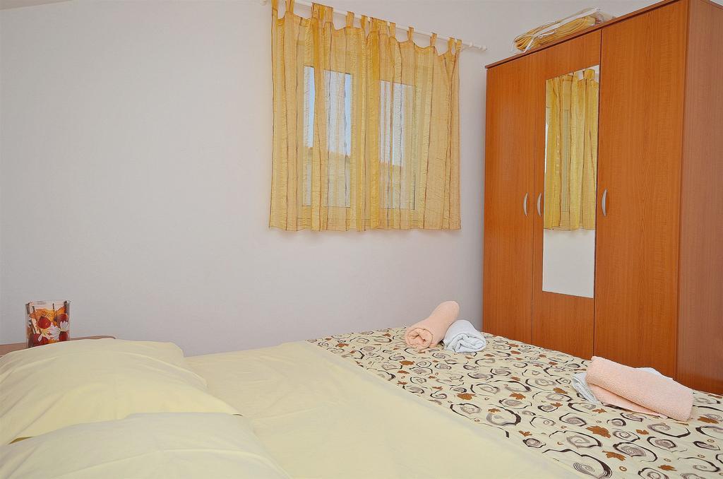 Apartments Sime Vodice Buitenkant foto