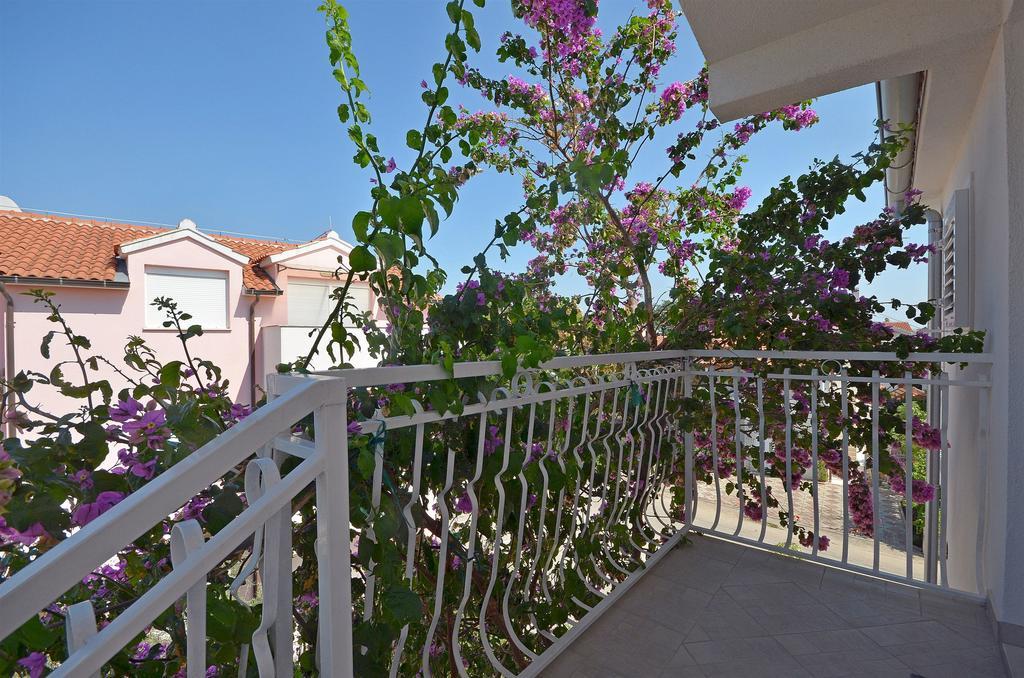 Apartments Sime Vodice Buitenkant foto